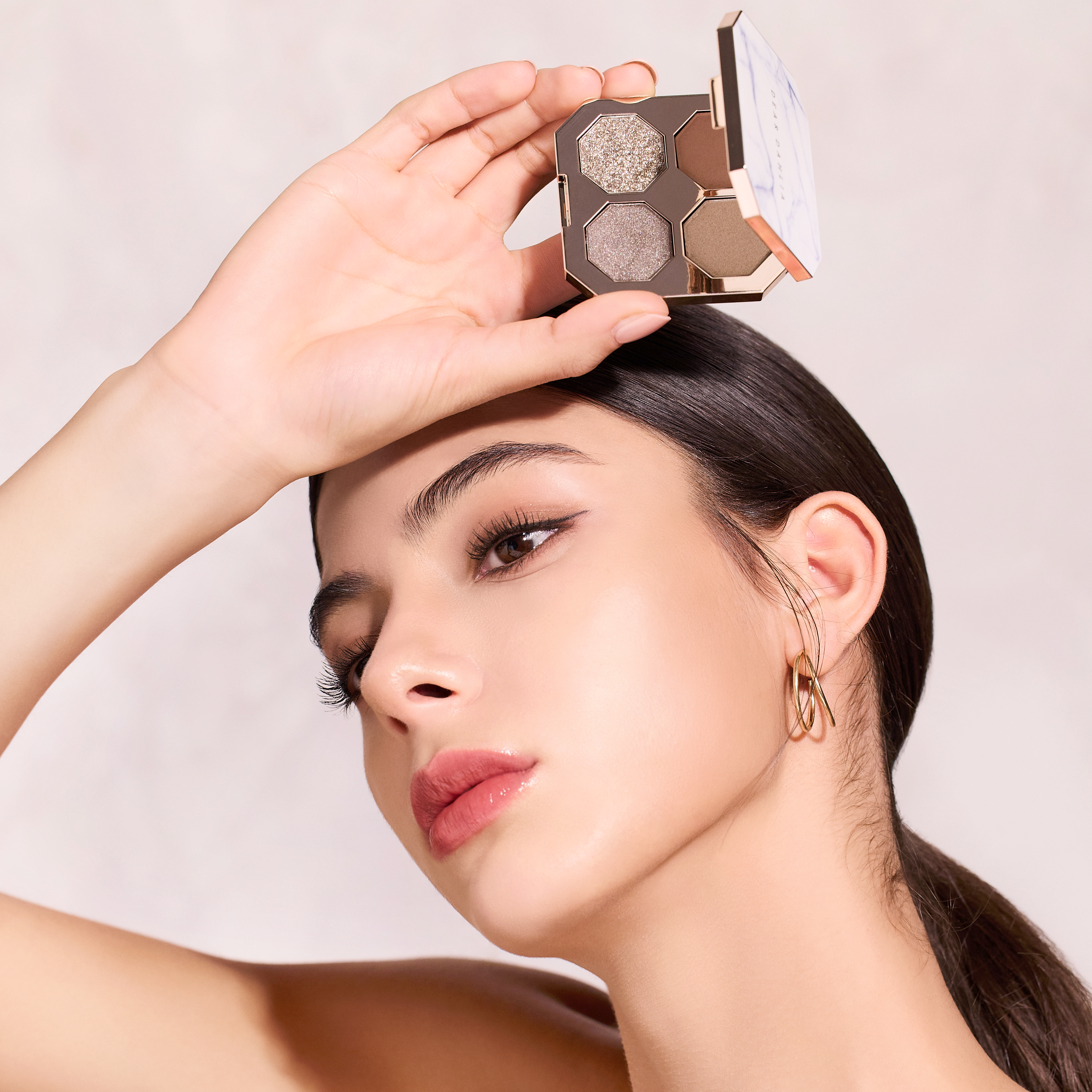 Dream Velvet Eyeshadow Palette